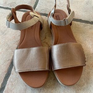 PIKOLINOS Gold Sandals